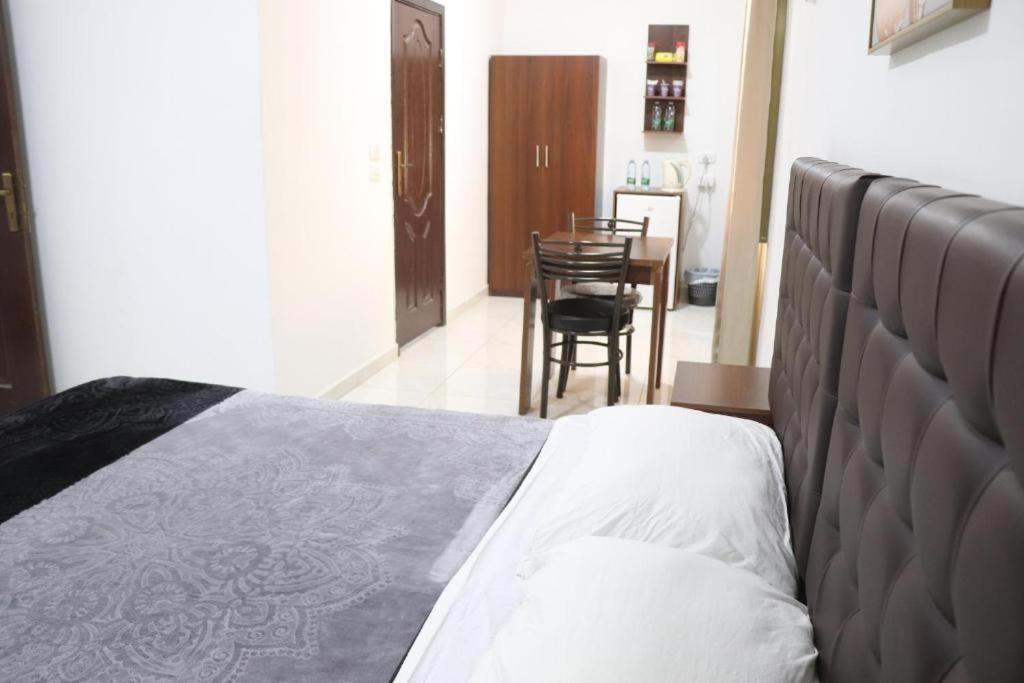 Salvador Dali Apartments Amman Extérieur photo